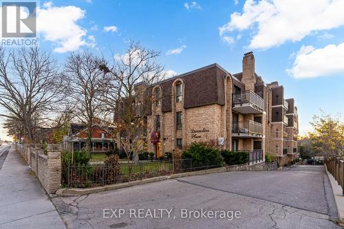 404 - 15390 Yonge Street, Aurora, ON - Outdoor With Balcony With Facade