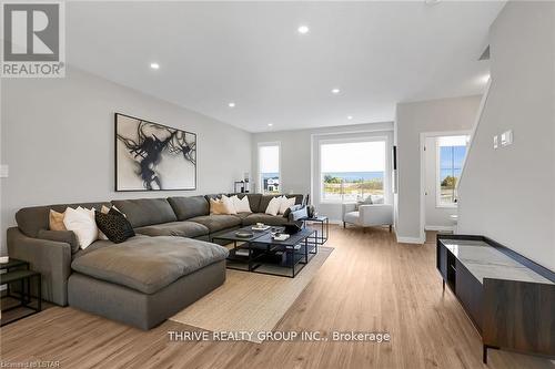 98 - 1781 Henrica Avenue, London, ON - Indoor Photo Showing Living Room