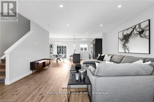 98 - 1781 Henrica Avenue, London, ON - Indoor Photo Showing Living Room