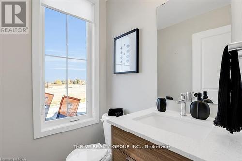 98 - 1781 Henrica Avenue, London, ON - Indoor Photo Showing Bathroom