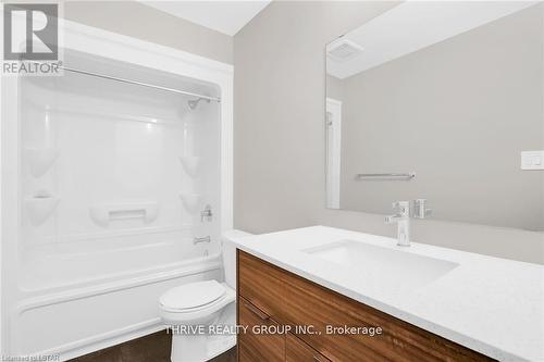 98 - 1781 Henrica Avenue, London, ON - Indoor Photo Showing Bathroom