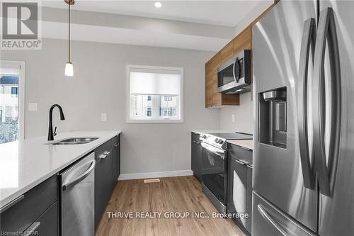 98 - 1781 Henrica Avenue, London, ON - Indoor Photo Showing Kitchen With Double Sink With Upgraded Kitchen