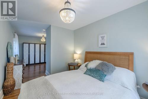 170 Langarth Street E, London, ON - Indoor Photo Showing Bedroom