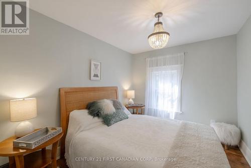 170 Langarth Street E, London, ON - Indoor Photo Showing Bedroom