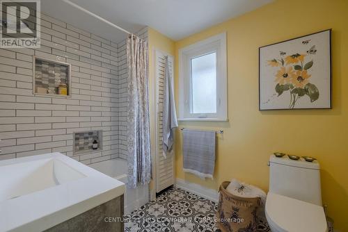 170 Langarth Street E, London, ON - Indoor Photo Showing Bathroom