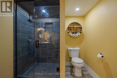 170 Langarth Street E, London, ON - Indoor Photo Showing Bathroom