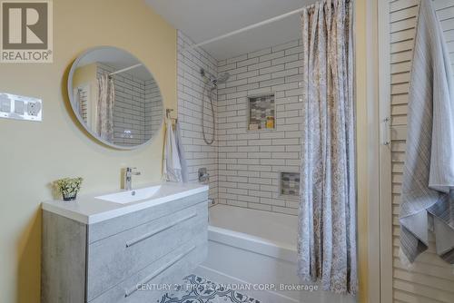 170 Langarth Street E, London, ON - Indoor Photo Showing Bathroom