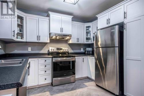 8 Seabright Place, Mount Pearl, NL - Indoor Photo Showing Kitchen With Stainless Steel Kitchen With Double Sink