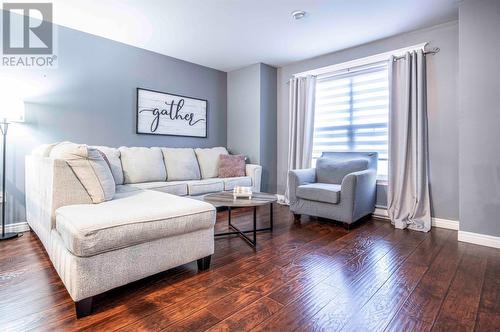 8 Seabright Place, Mount Pearl, NL - Indoor Photo Showing Living Room