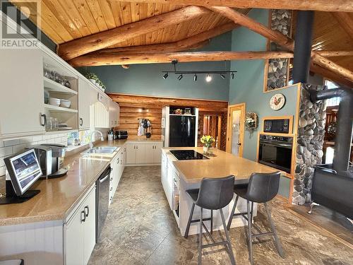 2613 Norwood Road, Quesnel, BC - Indoor Photo Showing Kitchen