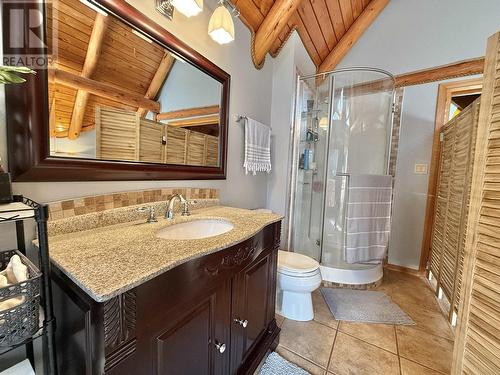 2613 Norwood Road, Quesnel, BC - Indoor Photo Showing Bathroom