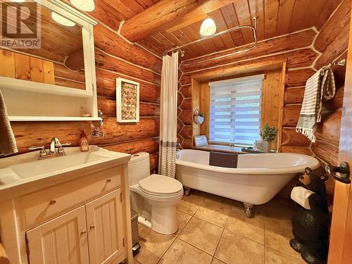 2613 Norwood Road, Quesnel, BC - Indoor Photo Showing Bathroom