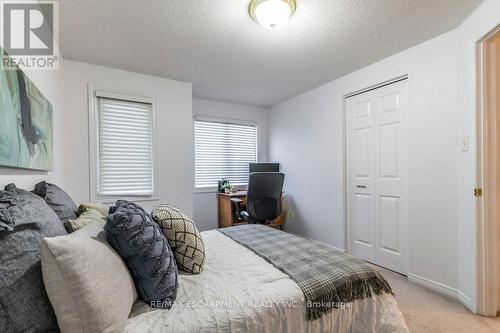 15 Trailbrook Lane, Guelph, ON - Indoor Photo Showing Bedroom