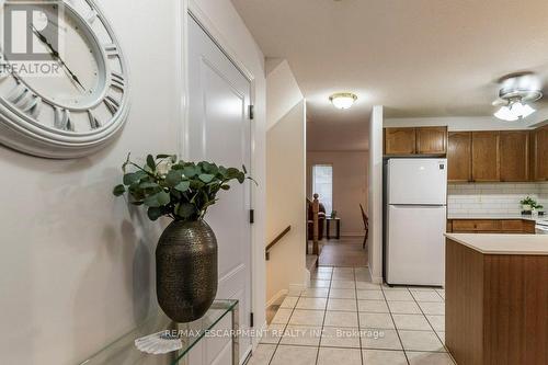 15 Trailbrook Lane, Guelph, ON - Indoor Photo Showing Kitchen