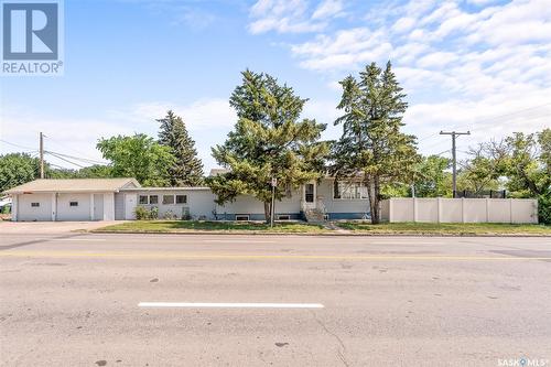 415 9Th Avenue Nw, Moose Jaw, SK - Outdoor