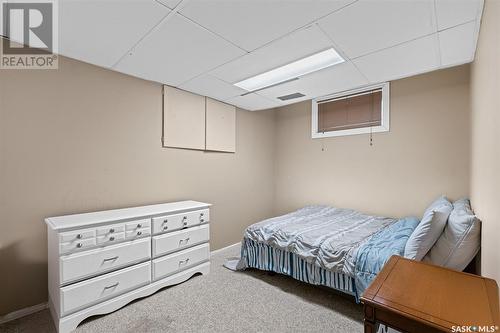 415 9Th Avenue Nw, Moose Jaw, SK - Indoor Photo Showing Bedroom