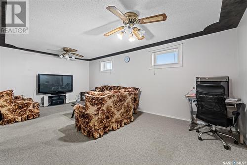 415 9Th Avenue Nw, Moose Jaw, SK - Indoor Photo Showing Other Room