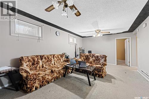 415 9Th Avenue Nw, Moose Jaw, SK - Indoor