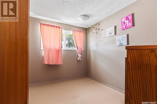 415 9Th Avenue Nw, Moose Jaw, SK - Indoor Photo Showing Other Room