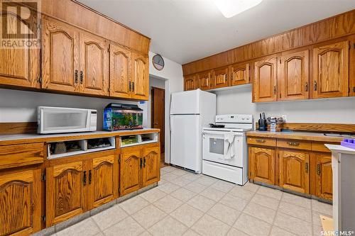 415 9Th Avenue Nw, Moose Jaw, SK - Indoor Photo Showing Kitchen