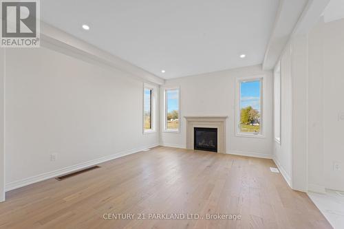 1352 Davis Loop, Innisfil, ON - Indoor Photo Showing Living Room With Fireplace