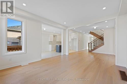 1352 Davis Loop, Innisfil, ON - Indoor Photo Showing Other Room