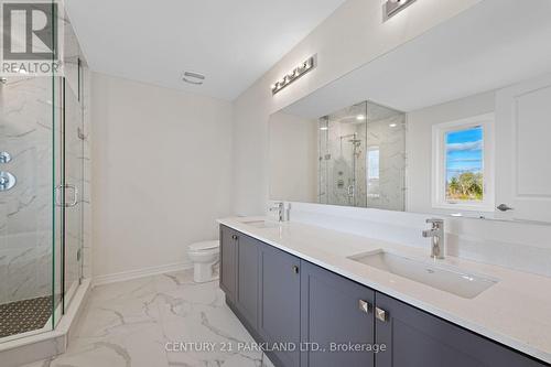 1352 Davis Loop, Innisfil, ON - Indoor Photo Showing Bathroom