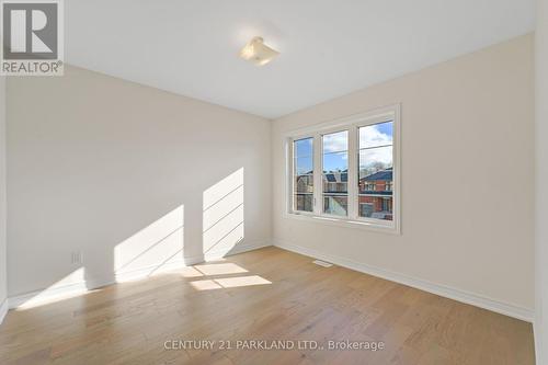 1352 Davis Loop, Innisfil, ON - Indoor Photo Showing Other Room