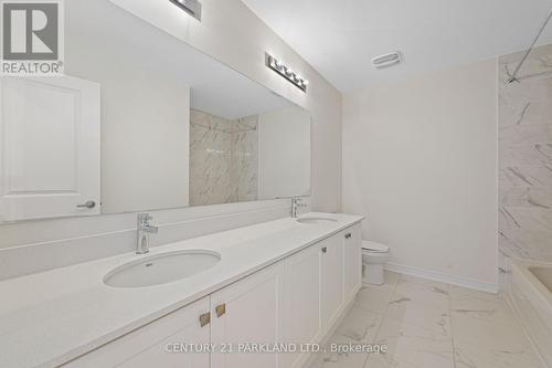 1352 Davis Loop, Innisfil, ON - Indoor Photo Showing Bathroom