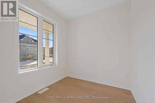 1352 Davis Loop, Innisfil, ON - Indoor Photo Showing Other Room