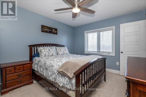 26 Hunter Avenue, Tay, ON - Indoor Photo Showing Bedroom