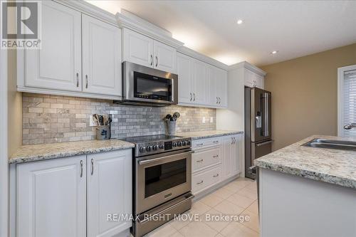 26 Hunter Avenue, Tay, ON - Indoor Photo Showing Kitchen With Stainless Steel Kitchen With Double Sink With Upgraded Kitchen