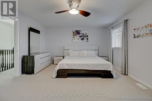 571 Blythwood Square, Oshawa, ON - Indoor Photo Showing Bedroom