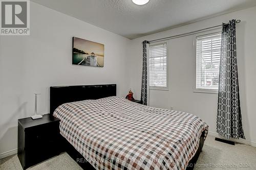 571 Blythwood Square, Oshawa, ON - Indoor Photo Showing Bedroom