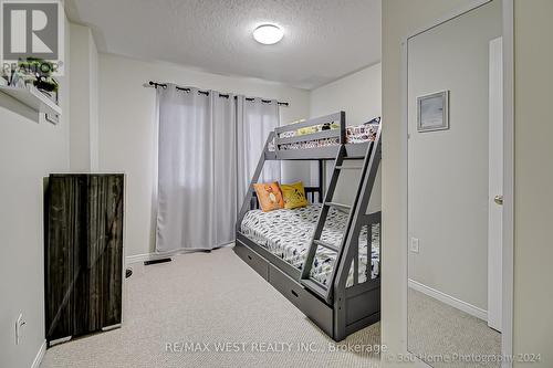 571 Blythwood Square, Oshawa, ON - Indoor Photo Showing Bedroom