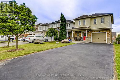 571 Blythwood Square, Oshawa, ON - Outdoor With Facade