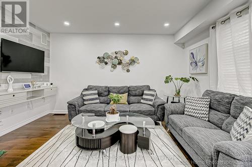 571 Blythwood Square, Oshawa, ON - Indoor Photo Showing Living Room