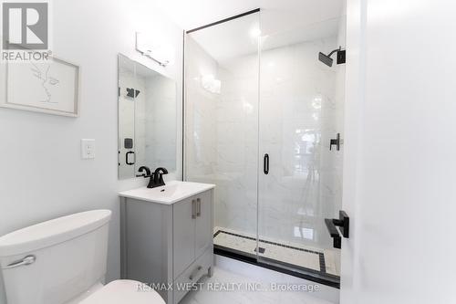 411 Main Street, Toronto, ON - Indoor Photo Showing Bathroom