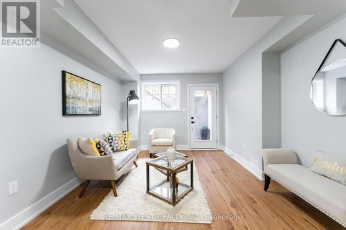 411 Main Street, Toronto, ON - Indoor Photo Showing Living Room