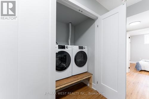 411 Main Street, Toronto, ON - Indoor Photo Showing Laundry Room