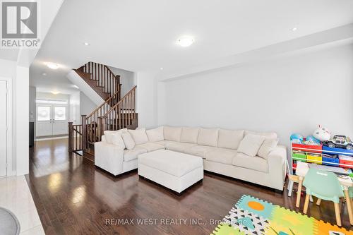 68 Killington Avenue, Vaughan, ON - Indoor Photo Showing Living Room