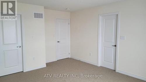 2135 Speare Court, Innisfil, ON - Indoor Photo Showing Other Room