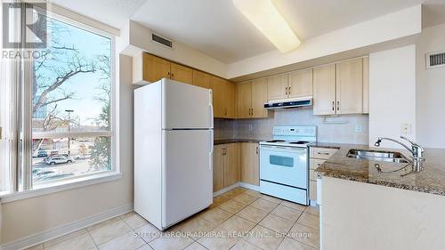 204 - 60 Disera Drive, Vaughan, ON - Indoor Photo Showing Kitchen With Double Sink