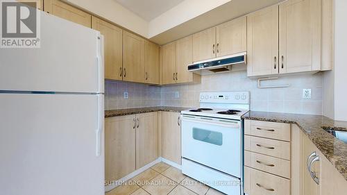 204 - 60 Disera Drive, Vaughan, ON - Indoor Photo Showing Kitchen