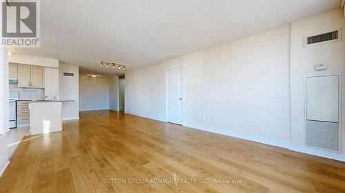 204 - 60 Disera Drive, Vaughan, ON - Indoor Photo Showing Kitchen