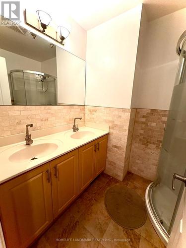 129 Glen Shields Avenue, Vaughan, ON - Indoor Photo Showing Bathroom