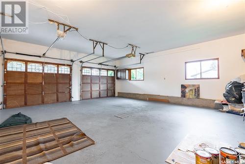 431 Chitek Crescent, Saskatoon, SK - Indoor Photo Showing Garage