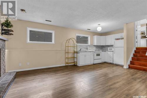 431 Chitek Crescent, Saskatoon, SK - Indoor Photo Showing Kitchen