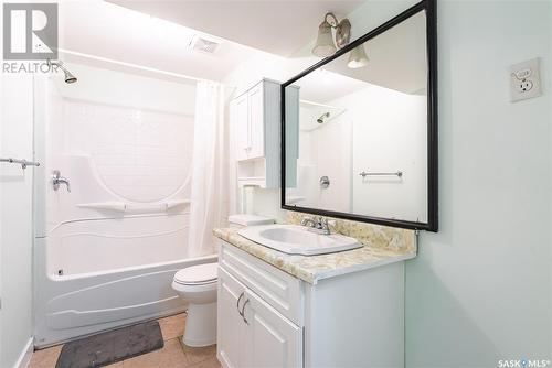 431 Chitek Crescent, Saskatoon, SK - Indoor Photo Showing Bathroom