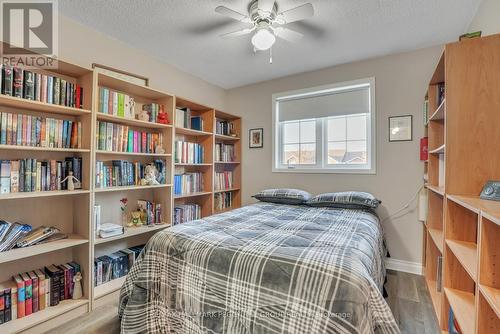 25 Bibby Court, Barrie, ON - Indoor Photo Showing Bedroom